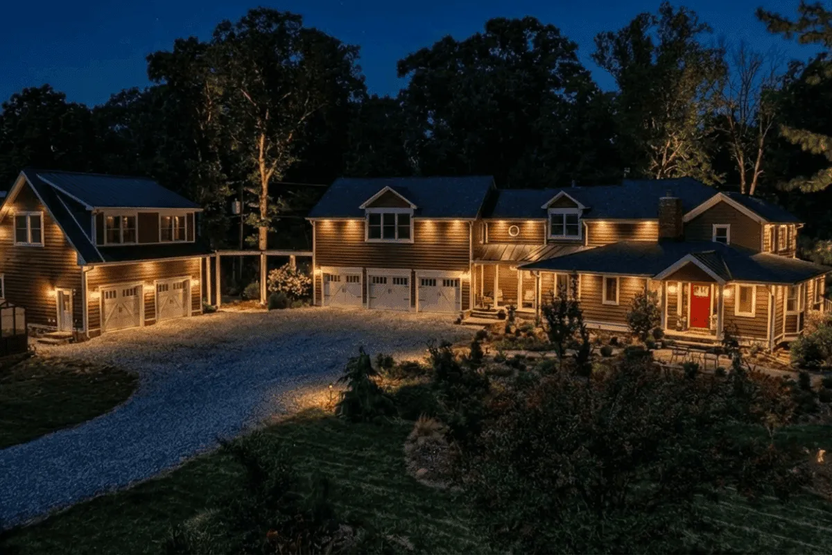 Before and after landscape lighting installation Northern Virginia - Dark