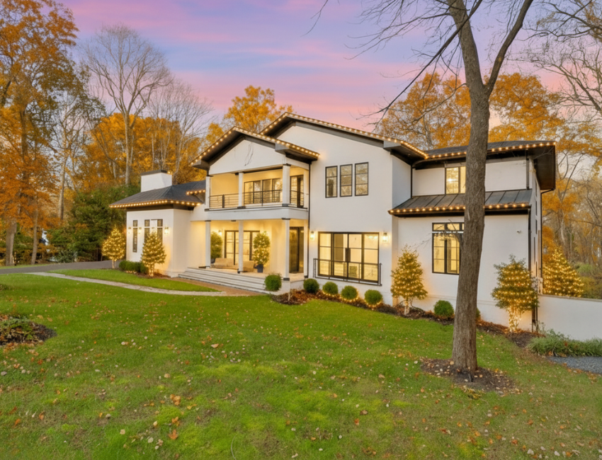 Beautifully lit estate in Great Falls